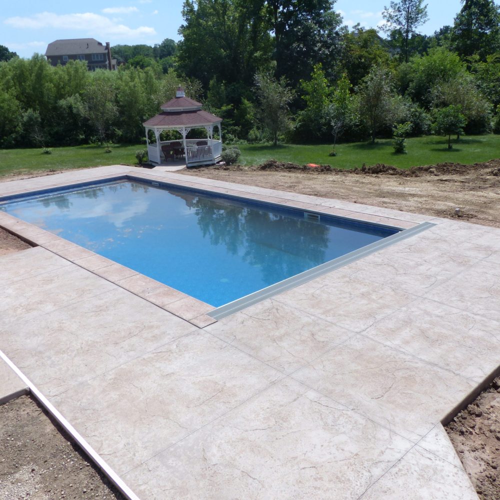 Pool Deck - Heavy Stone - Smoke Integral -Colina Tan Release - Coping - Bluestone Texture Autumn Oak - Walnut Release 01 Yogi 15